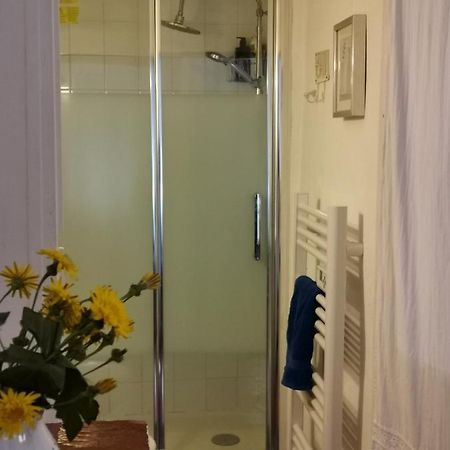 أوبس Ana'S Guest House Chambres D'Hotes المظهر الخارجي الصورة