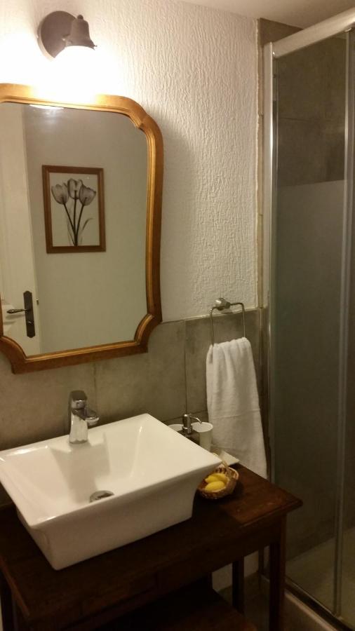 أوبس Ana'S Guest House Chambres D'Hotes المظهر الخارجي الصورة