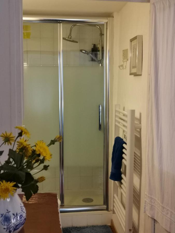 أوبس Ana'S Guest House Chambres D'Hotes المظهر الخارجي الصورة